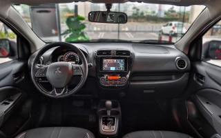 Mitsubishi Attrage bị lỗi côn hay sao ấy nhỉ?