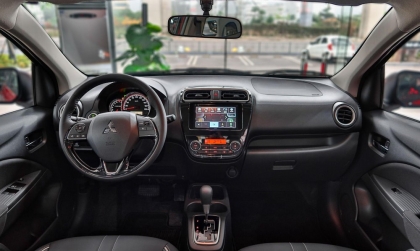 Mitsubishi Attrage bị lỗi côn hay sao ấy nhỉ?