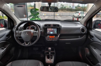 Mitsubishi Attrage bị lỗi côn hay sao ấy nhỉ?