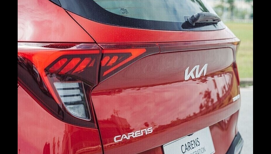 Cốp điện Kia Carens không bấm được trên chìa là sao các bác?