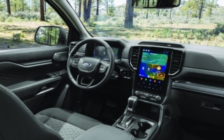 Ford Ranger bị hết nước rửa kính nhanh thế này là sao?