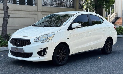 Làm sao để tháo chân gạt mưa xe Mitsubishi Attrage?
