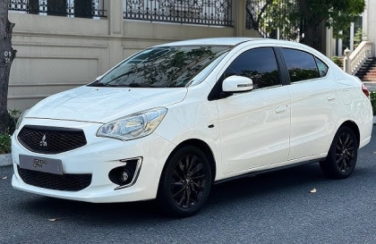 Làm sao để tháo chân gạt mưa xe Mitsubishi Attrage?