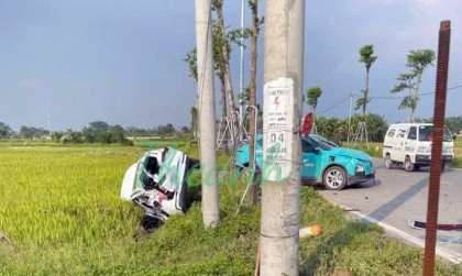 Ảnh TNGT: Va chạm với tốc độ cao cùng VinFast VF 5, Ford Territory văng thẳng xuống ruộng