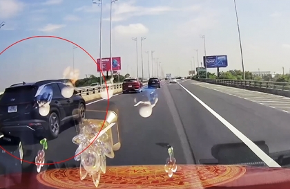 Clip: Từ làn 100km/h, tài xế Hyundai Tucson tạt đầu xe khác không thương tiếc để ra khỏi cao tốc