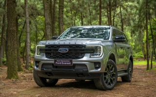 Rửa xe là Ford Everest lỗi cảm biến à các bác?