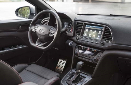Hyundai Elantra tự lấy gió ngoài sau 10 phút bật máy lạnh có phải lỗi?