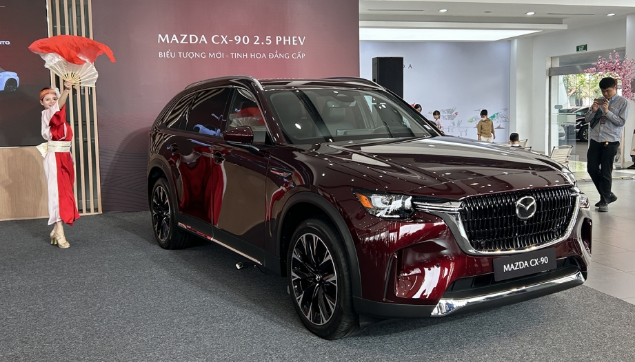 Thaco Auto tiếp tục làm mới cho Mazda, công bố giá bán MX-5 và bộ đôi hybrid CX-60, CX-90