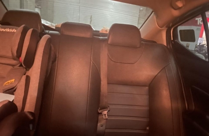 Cho em hỏi dây an toàn Nissan Almera bị tụt về phía sau này do thiết kế xe đúng không?