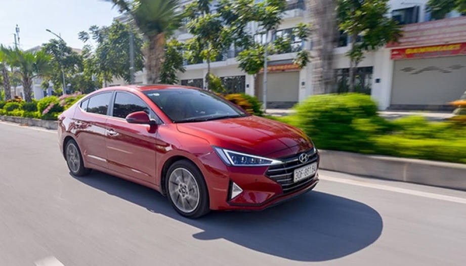 Kia Cerato đổ xăng e10 có cần đổ thêm gì không?