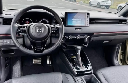 Tiếng kêu ở ghế phụ xe Honda HR-V từ đâu thế các bác?