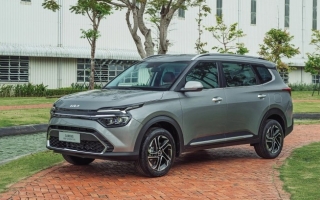 Kia Carens bị lỗi cửa bên tài có phải lỗi chung của xe này?