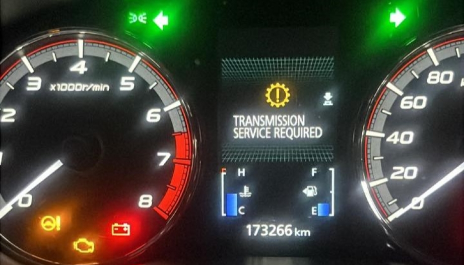 Mitsubishi Xpander báo lỗi trên đồng hồ có phải do trời mưa?