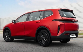 Xin các cao nhân chỉ giáo lỗi cốp của Vinfast MPV 7