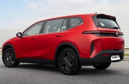Xin các cao nhân chỉ giáo lỗi cốp của Vinfast MPV 7