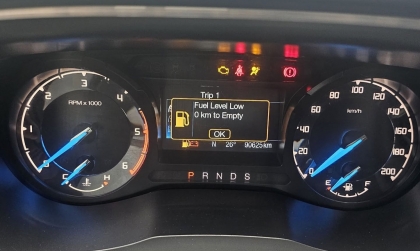 Ford Ranger đổ đầy bình nhưng kim báo không lên là sao anh em?