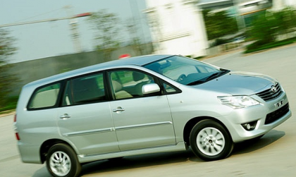 Toyota Innova bị khựng rồi tắt máy là bị lỗi gi thế các bác?