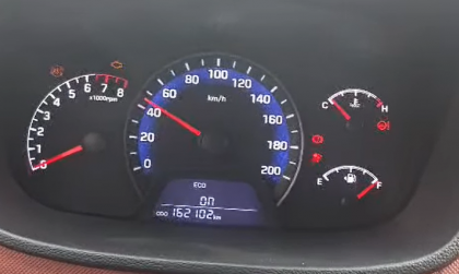 Đồng hồ xe Hyundai i10 hiện loạt cảnh báo là gì lỗi gì?