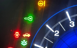 Chìa khóa Honda Civic báo lỗi thế này do đâu?