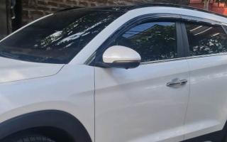Hyundai Tucson không cụp được gương là sao thế các bác?