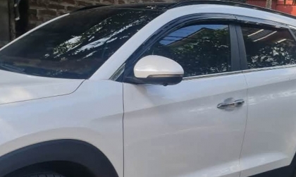 Hyundai Tucson không cụp được gương là sao thế các bác?