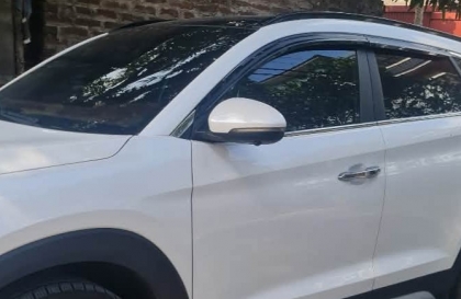 Hyundai Tucson không cụp được gương là sao thế các bác?