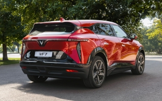 VinFast VF 7: Lựa chọn cho người cá tính hay mẫu SUV 
