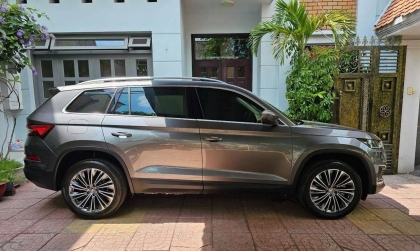 Xe Kushaq bị mờ kính thì phải xử lý sao?