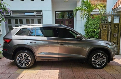 Xe Kushaq bị mờ kính thì phải xử lý sao?