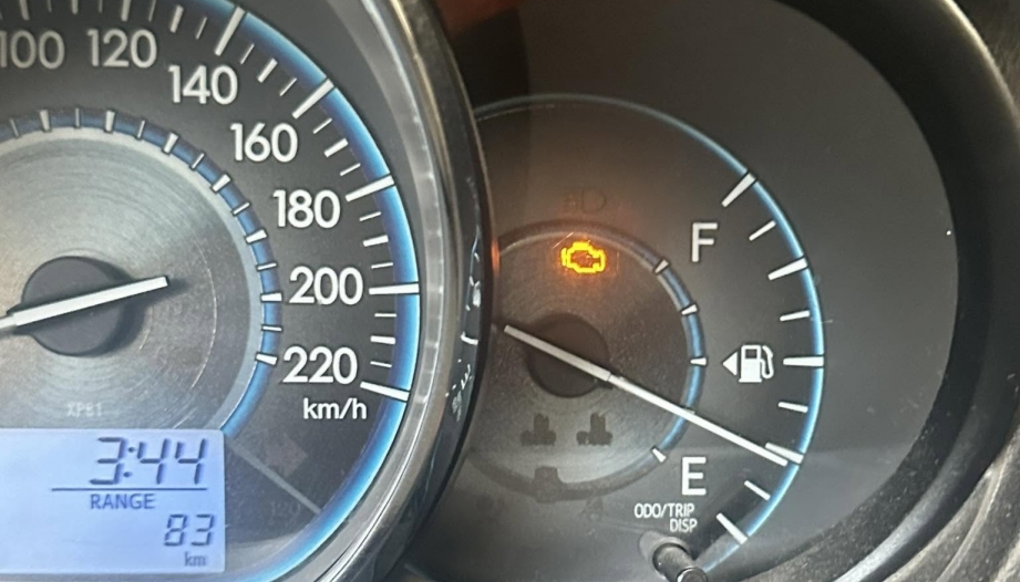 Toyota Vios báo lỗi gì thế các bác?