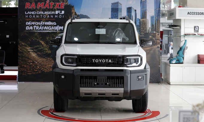 Toyota Land Cruiser FJ - Sự tái sinh đầy toan tính một huyền thoại địa hình