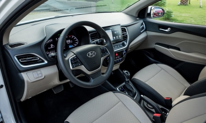 Hyundai Accent cứ tự bật tắt khóa xe là lỗi gì?