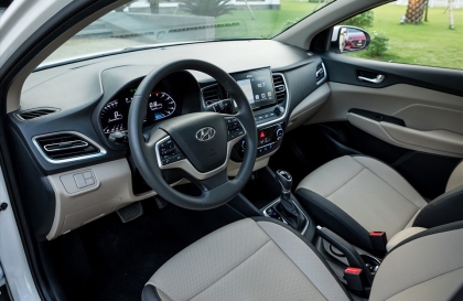 Hyundai Accent cứ tự bật tắt khóa xe là lỗi gì?