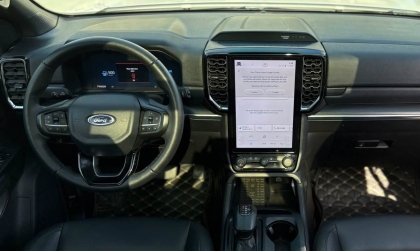 Có ai đi Ford Everest đạp phanh bị rung không?