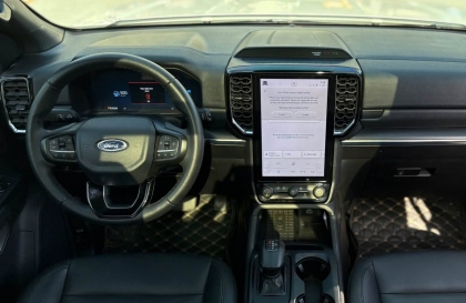 Có ai đi Ford Everest đạp phanh bị rung không?