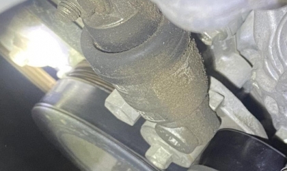 Thụt xe Mazda3 bị chảy dầu có sửa được không các bác?