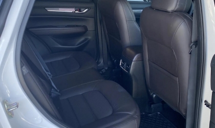 Xin các bác chỉ giáo lỗi ở hàng ghế sau Mazda CX-5