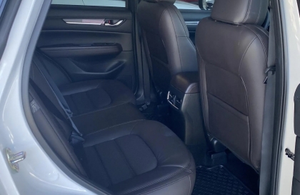 Xin các bác chỉ giáo lỗi ở hàng ghế sau Mazda CX-5