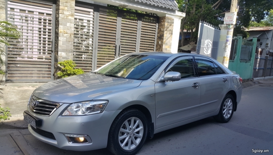 Xin chỉ giáo xe Toyota Camry thay đèn cos vẫn bị chập chờn