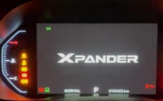 Mitsubishi Xpander đề máy chỉ nháy màn hình đồng hồ rồi tắt là sao các bác?