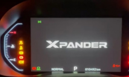 Mitsubishi Xpander đề máy chỉ nháy màn hình đồng hồ rồi tắt là sao các bác?