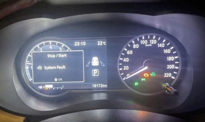 Nissan Almera hiện mấy lỗi này sau khi rửa xe thì có cách nào khắc phục?