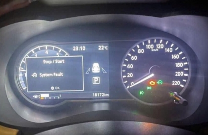 Nissan Almera hiện mấy lỗi này sau khi rửa xe thì có cách nào khắc phục?