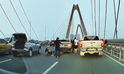  Clip TNGT: Lại chuyện 'Báo thủ