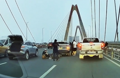  Clip TNGT: Lại chuyện 'Báo thủ