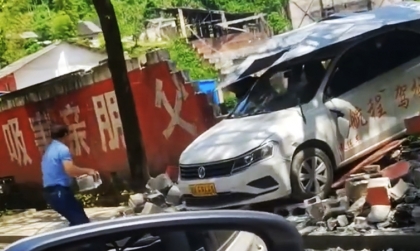  Clip: Cuối tuần ngó sang xem các bạn Trung Quốc học lái xe (P.2)