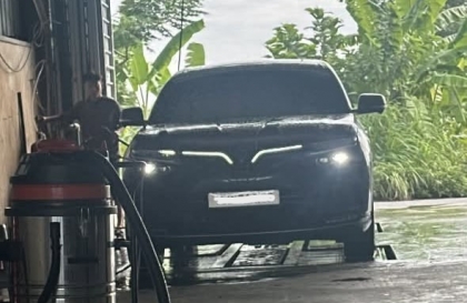 Anh em cho hỏi lỗi cửa số trời của VinFast VF 8 với