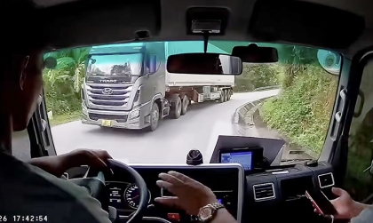 Clip TNGT: Tý nữa thì toang cả thày lẫn trò