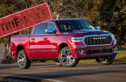 Hơn 1,5 triệu xe bán tải RAM 1500 phải triệu hồi trên toàn cầu do lỗi dây an toàn