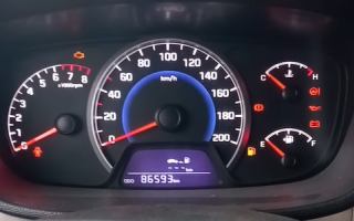 Các bác đi Hyundai Grand i10 có bị báo ảo mức xăng thế này không?